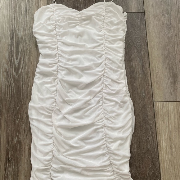 Princess Polly Dresses & Skirts - Princess Polly White Ruched Bodycon Dress